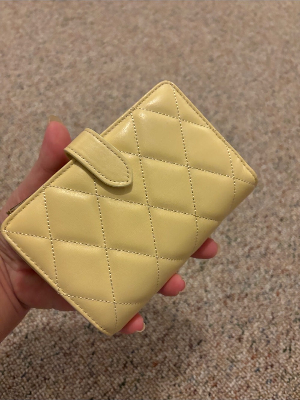 Kate Spade ♠️ Wallet Quilted. Buttery Yellow NWOT - Picture 4 of 11